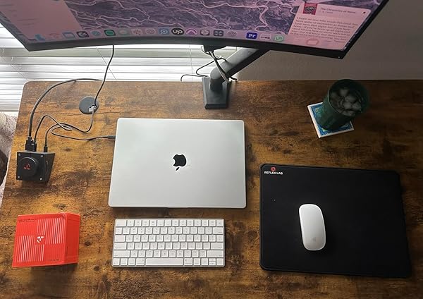 Versatile and Reliable Docking Station with One Minor Flaw